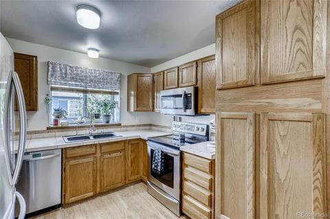 4625 Eugene Way, Denver, CO 80239 photo 7