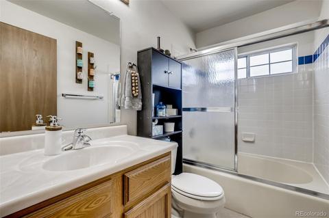 4625 Eugene Way, Denver, CO 80239 photo 12