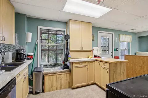 Kitchen - 81 Atlantis Dr, Black Hawk, CO 80422 photo 4 of 6