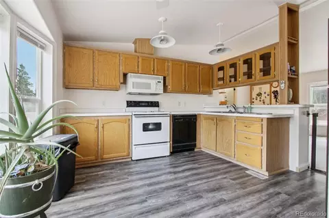 Kitchen - 81 Atlantis Dr, Black Hawk, CO 80422 photo 2 of 6