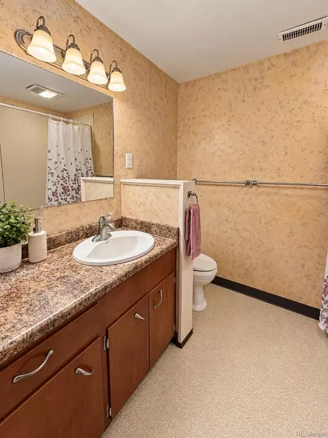 Bath - 402 S Stanolind Ave, Rangely, CO 81648 photo 4 of 4