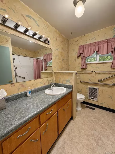 Bath - 402 S Stanolind Ave, Rangely, CO 81648 photo 1 of 4