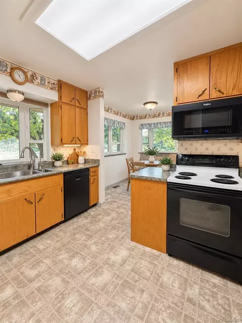 Kitchen - 402 S Stanolind Ave, Rangely, CO 81648 photo 4 of 6