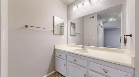 Bath - 14495 E 1st Dr #C1, Aurora, CO 80011 photo 2 of 4