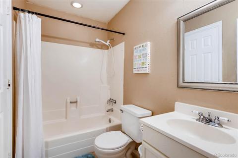 20519 E Buchanan Dr, Aurora, CO 80011 photo 14