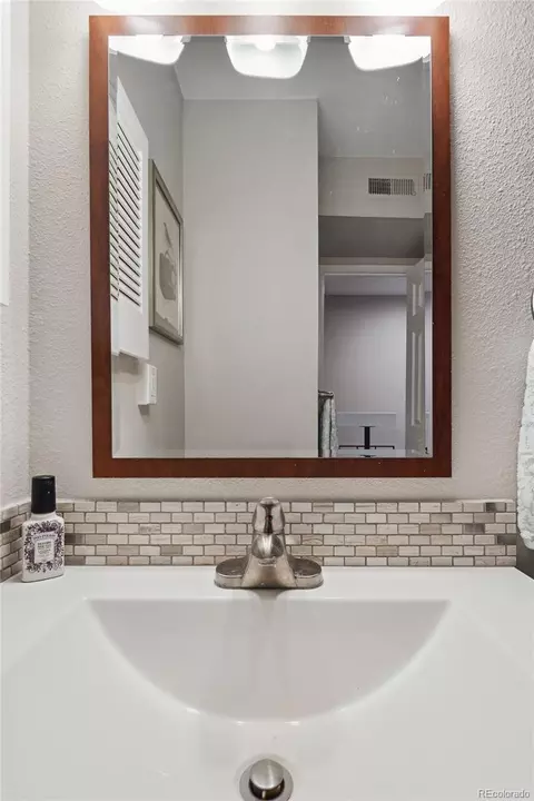 542 E Highline Cir, Centennial, CO 80122 photo 15