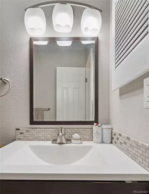 542 E Highline Cir, Centennial, CO 80122 photo 11