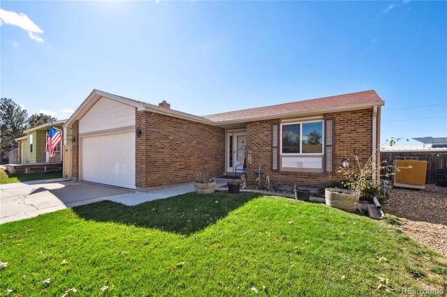 185 Mckinley Dr, Bennett, CO 80102