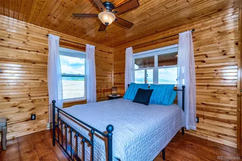 Bedroom - 322 Red Hill Rd, Jefferson, CO 80456 photo 2 of 3