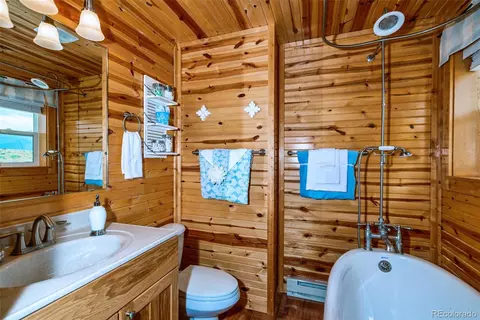 Bath - 322 Red Hill Rd, Jefferson, CO 80456 photo 3 of 4