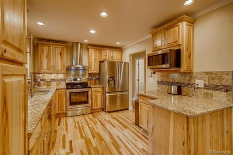 6677 Devinney Ct, Arvada, CO 80004 photo 9