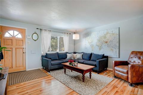 2120 E 27th Ave, Denver, CO 80205 photo 3