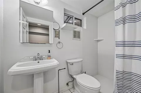 Bath - 8705 E Radcliff Ave, Denver, CO 80237 photo 4 of 4