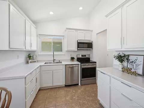 Kitchen - 15808 Exposition Dr, Aurora, CO 80017 photo 1 of 1