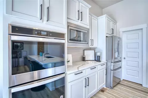 Kitchen - 848 Lowrey Ln, Berthoud, CO 80513 photo 2 of 4