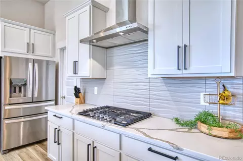 Kitchen - 848 Lowrey Ln, Berthoud, CO 80513 photo 3 of 4