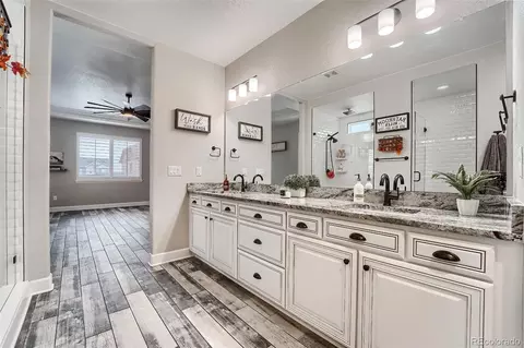 Bath - 12608 Eagle River Rd, Longmont, CO 80504 photo 2 of 7