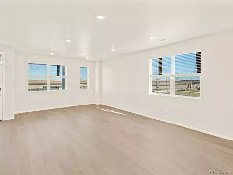 22290 E 8th Pl, Aurora, CO 80018 photo 3