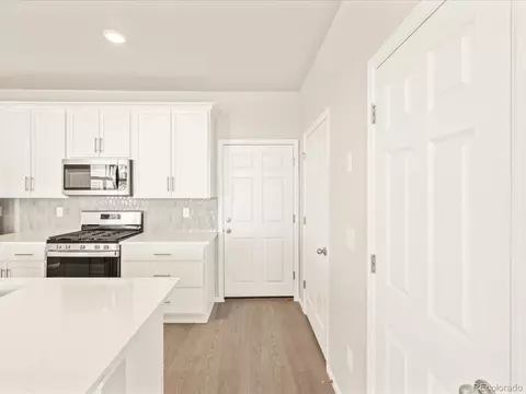 22290 E 8th Pl, Aurora, CO 80018 photo 6
