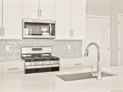 22290 E 8th Pl, Aurora, CO 80018 photo 11