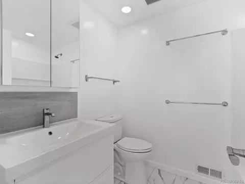 Bath - 4258 Corriente Pl, Boulder, CO 80301 photo 3 of 3