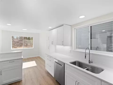 Kitchen - 4258 Corriente Pl, Boulder, CO 80301 photo 3 of 4