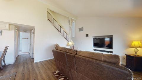 19348 E Batavia Dr, Aurora, CO 80011 photo 4