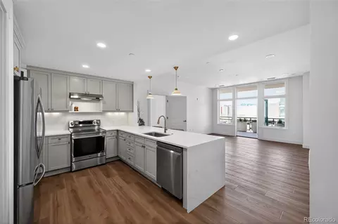 7220 W Bonfils Ln #302, Lakewood, CO 80226