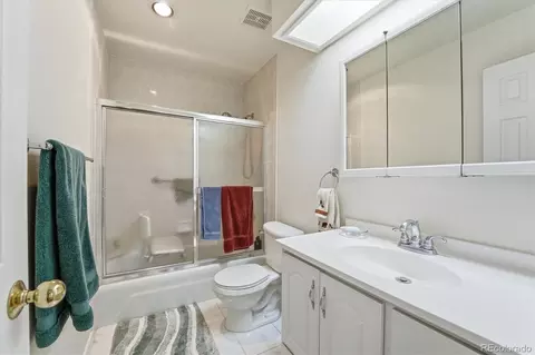Bath - 11391 E Amherst Ct, Aurora, CO 80014 photo 2 of 3