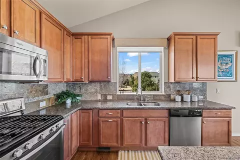 Kitchen - 400 Carter Dr, Lyons, CO 80540 photo 3 of 8