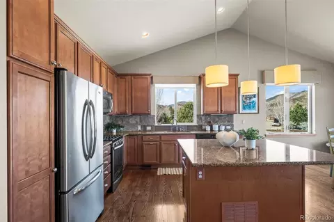 Kitchen - 400 Carter Dr, Lyons, CO 80540 photo 2 of 8