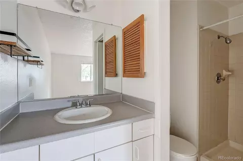 Bath - 3065 30th St #1B, Boulder, CO 80301 photo 2 of 3