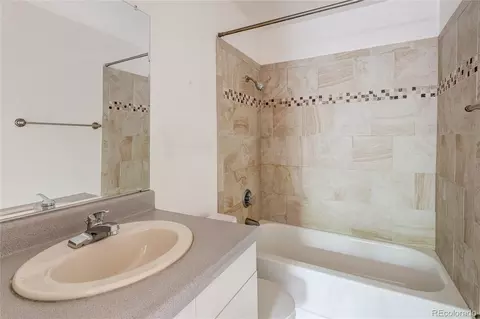 Bath - 3065 30th St #1B, Boulder, CO 80301 photo 1 of 3