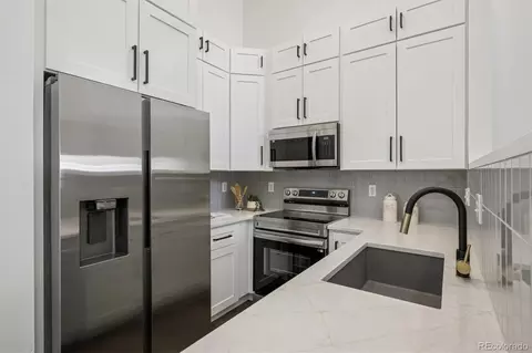 Kitchen - 18241 E Flora Pl #C, Aurora, CO 80013 photo 4 of 9