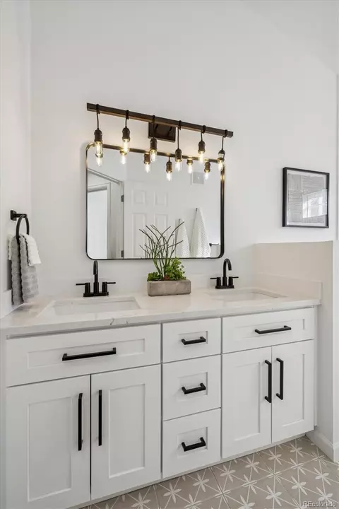 Bath - 18241 E Flora Pl #C, Aurora, CO 80013 photo 2 of 4