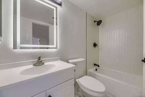 Bath - 8500 E Jefferson Ave #16B, Denver, CO 80237 photo 1 of 2