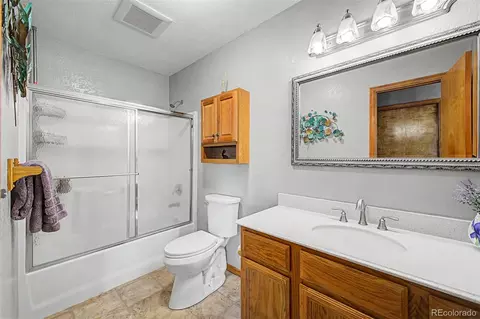 Bath - 22576 Eagle Dr, Elbert, CO 80106 photo 3 of 4