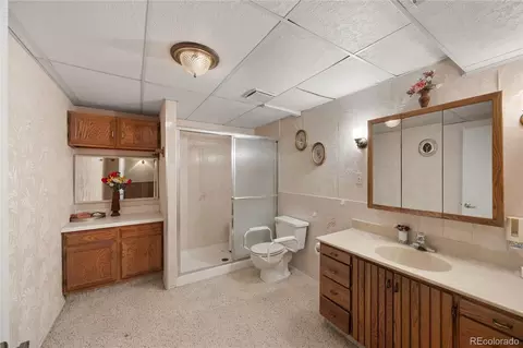 Bath - 17119 E Kent Dr, Aurora, CO 80013 photo 2 of 2