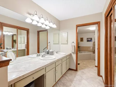 Bath - 16082 Deer Ridge Dr #C, Morrison, CO 80465 photo 2 of 5