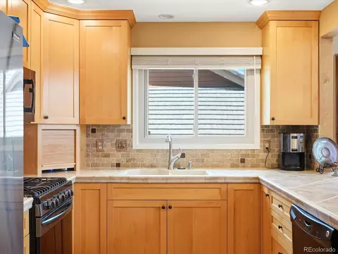 Kitchen - 16082 Deer Ridge Dr #C, Morrison, CO 80465 photo 2 of 7