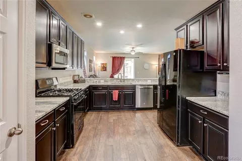 Kitchen - 25120 E Maple Pl, Aurora, CO 80018 photo 2 of 4