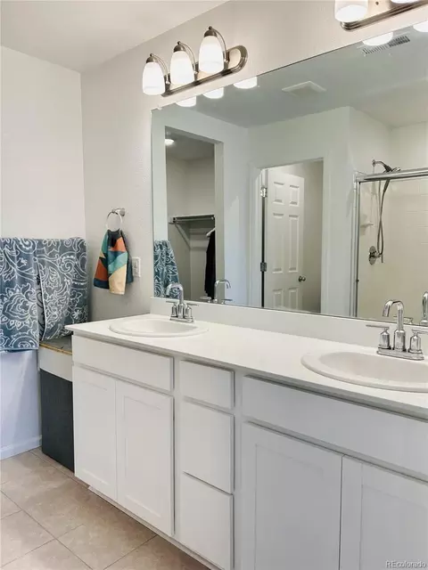 Bath - 21031 E 60th Ave, Aurora, CO 80019 photo 5 of 6