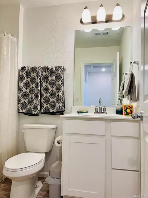 Bath - 21031 E 60th Ave, Aurora, CO 80019 photo 1 of 6