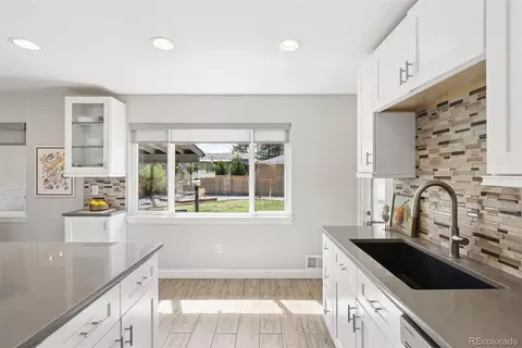 5236 E Atlantic Pl, Denver, CO 80222 photo 8