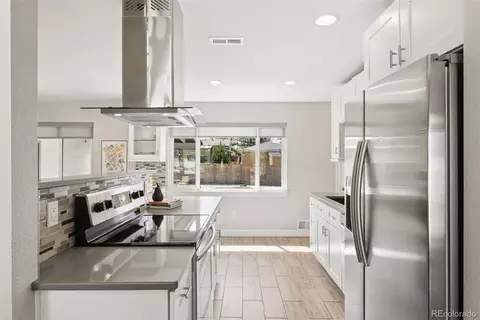 5236 E Atlantic Pl, Denver, CO 80222 photo 9
