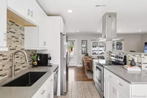 5236 E Atlantic Pl, Denver, CO 80222 photo 7