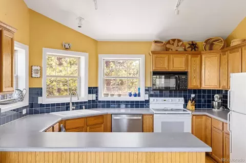 Kitchen - 149 Rockledge Cir, Lyons, CO 80540 photo 1 of 2
