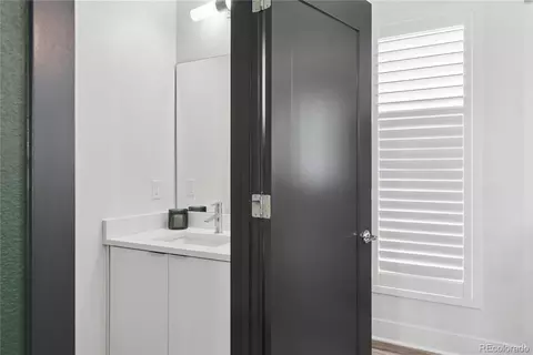 Bath - 3855 E Cedar Ave, Denver, CO 80209 photo 2 of 5