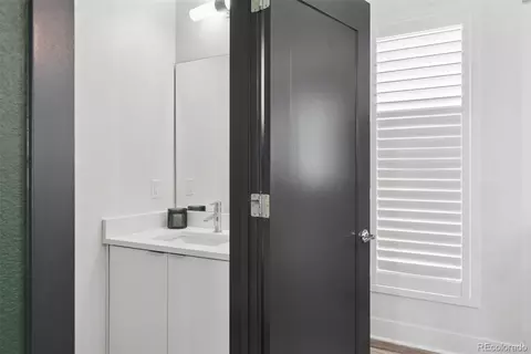 Bath - 3855 E Cedar Ave, Denver, CO 80209 photo 2 of 5