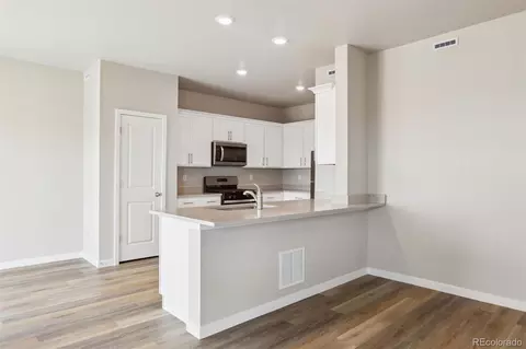 Kitchen - 48215 Shetland Dr, Bennett, CO 80102 photo 1 of 3
